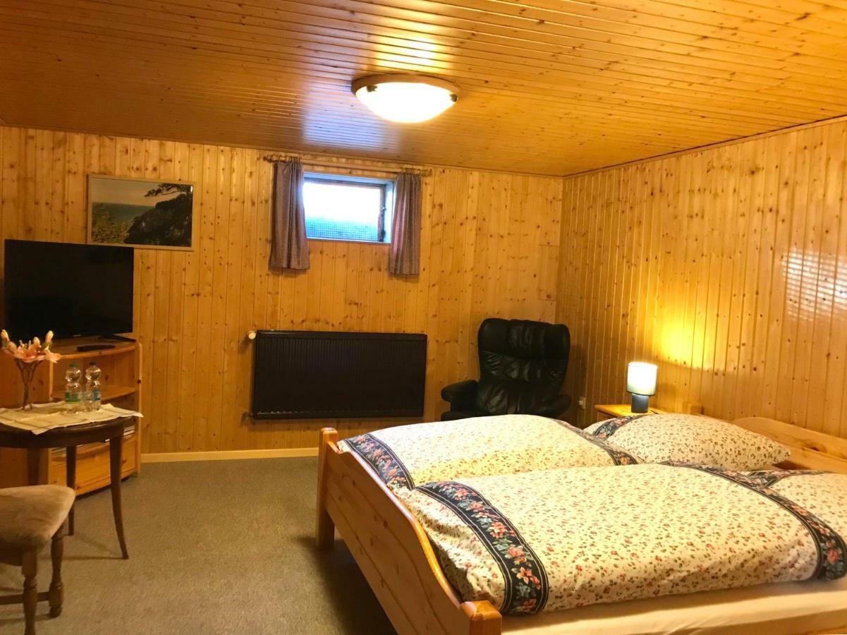 Апартаменти Schoenes Kellerzimmer Mit Bad Mittelangeln Екстер'єр фото
